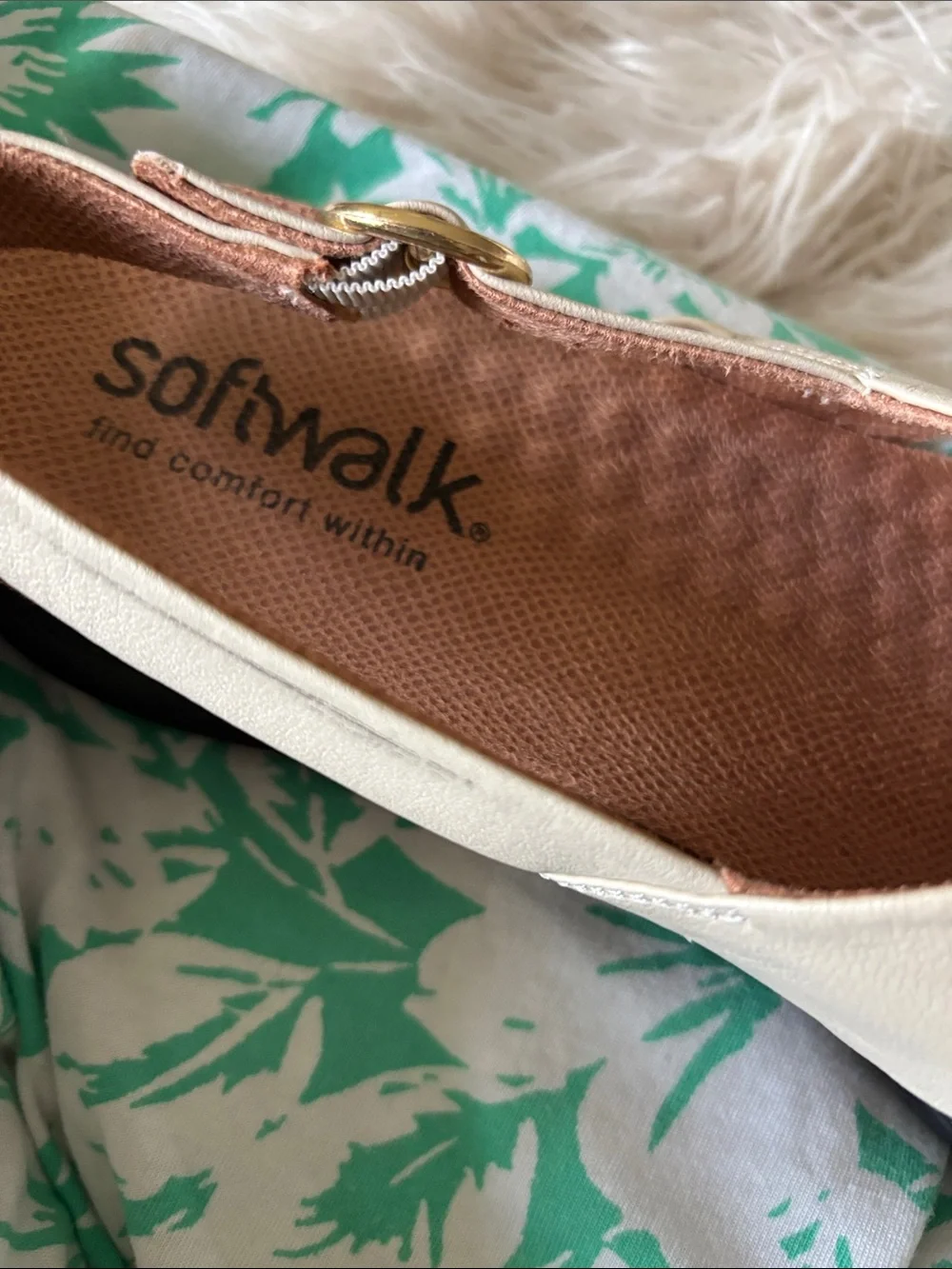 NIB Softwalk Tillman Sling - bone
